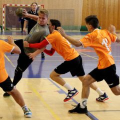 Kam za zručskou házenou