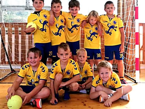 Přípravka Jiskry odehrála první kolo Středočeské ligy házené