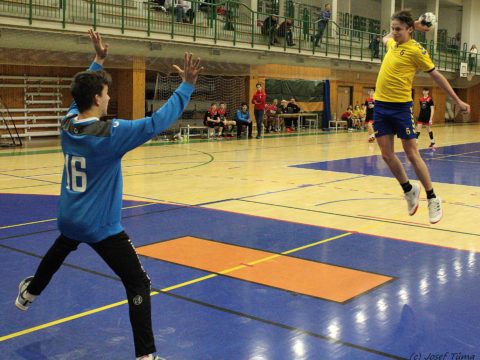 Starší žáci Jiskry odehráli sedmé kolo Středočeské ligy házené