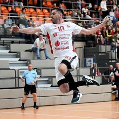 Petr Linhart hrající v německém HC Unit Plauen vyhrál s týmem Saskou ligu 2022/23 a získal Saský pohár