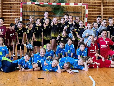 Minižáci Jiskry 4 + 1 odehráli ve Sportovní hale Bios v Kutné Hoře šest utkání