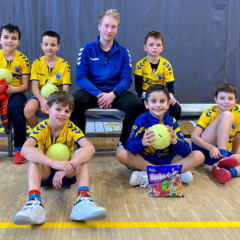 Minižáci Jiskry odehráli ve Sportovní hale v Poděbradech šest utkání v házené